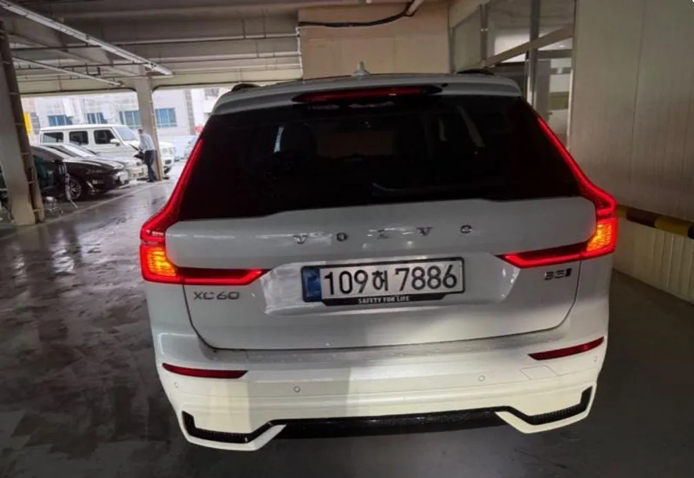 Volvo XC60 — фото 10