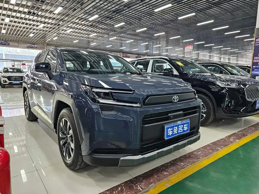Toyota RAV4 — фото 10