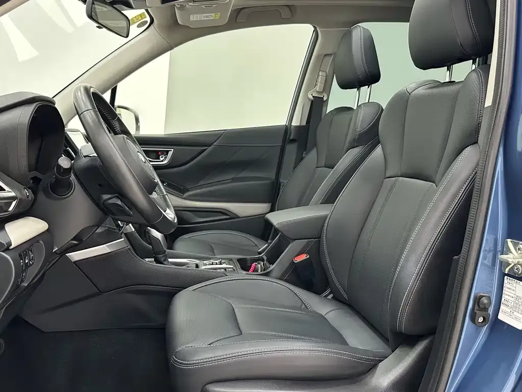 Subaru Forester — фото 10