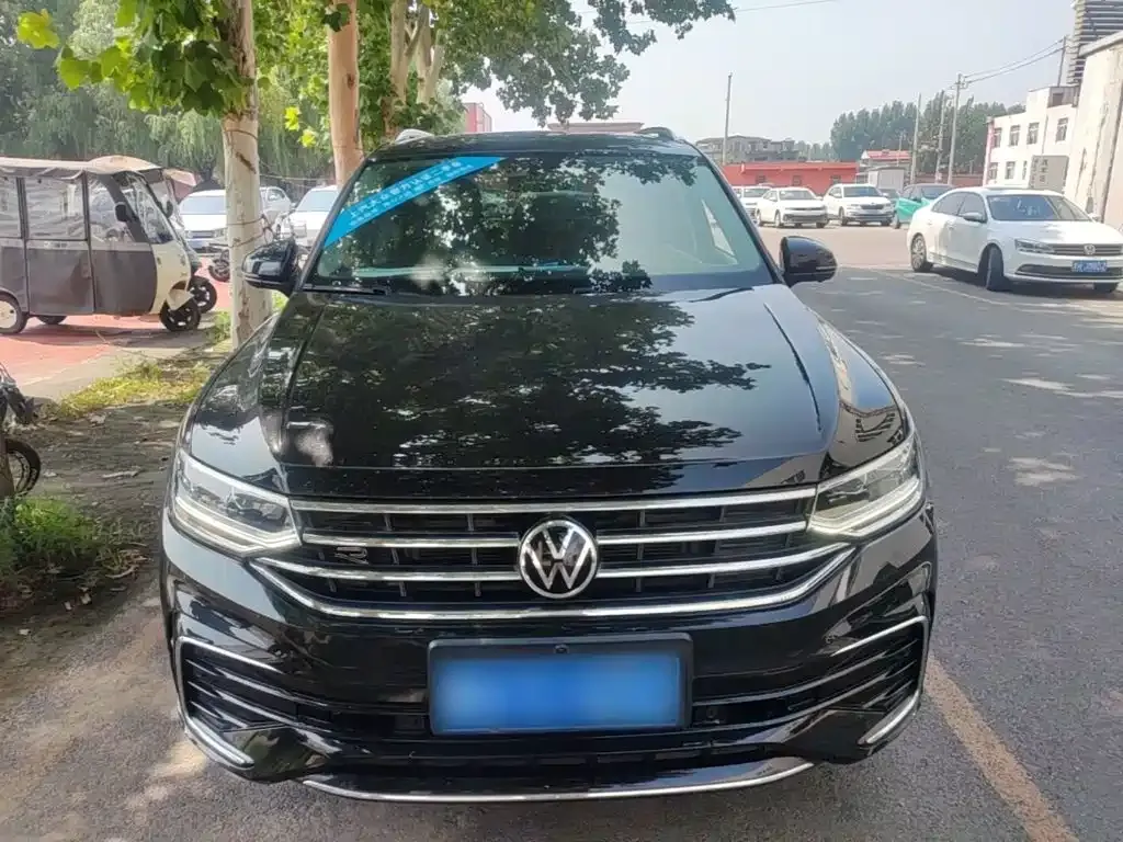 Volkswagen Tiguan L — фото 5