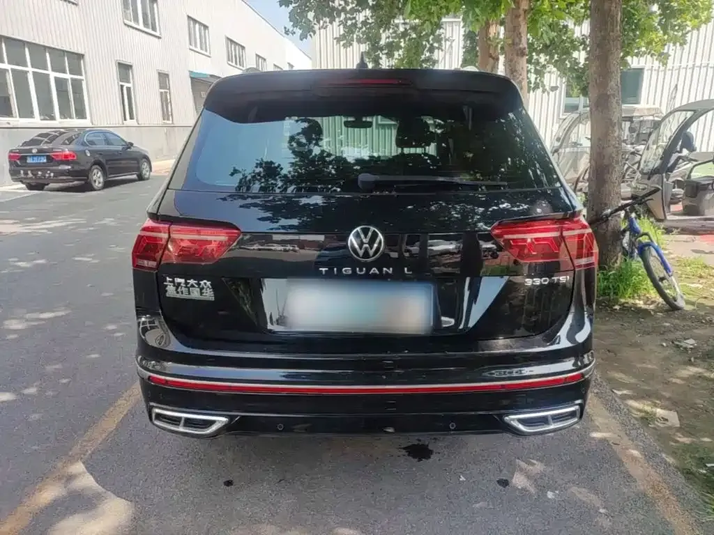 Volkswagen Tiguan L — фото 10