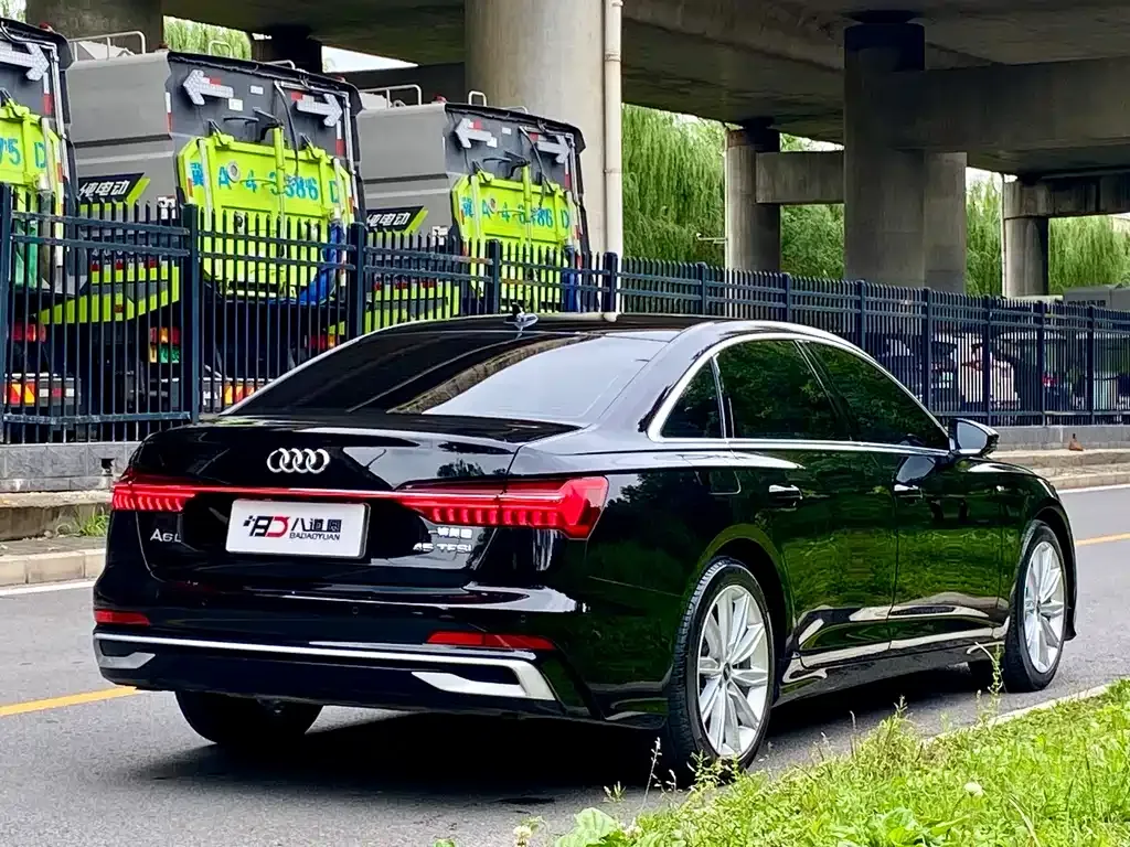 Audi A6L — фото 8