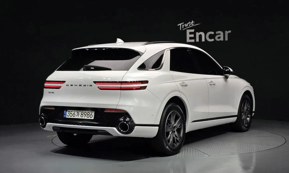 Genesis GV70 — фото 2