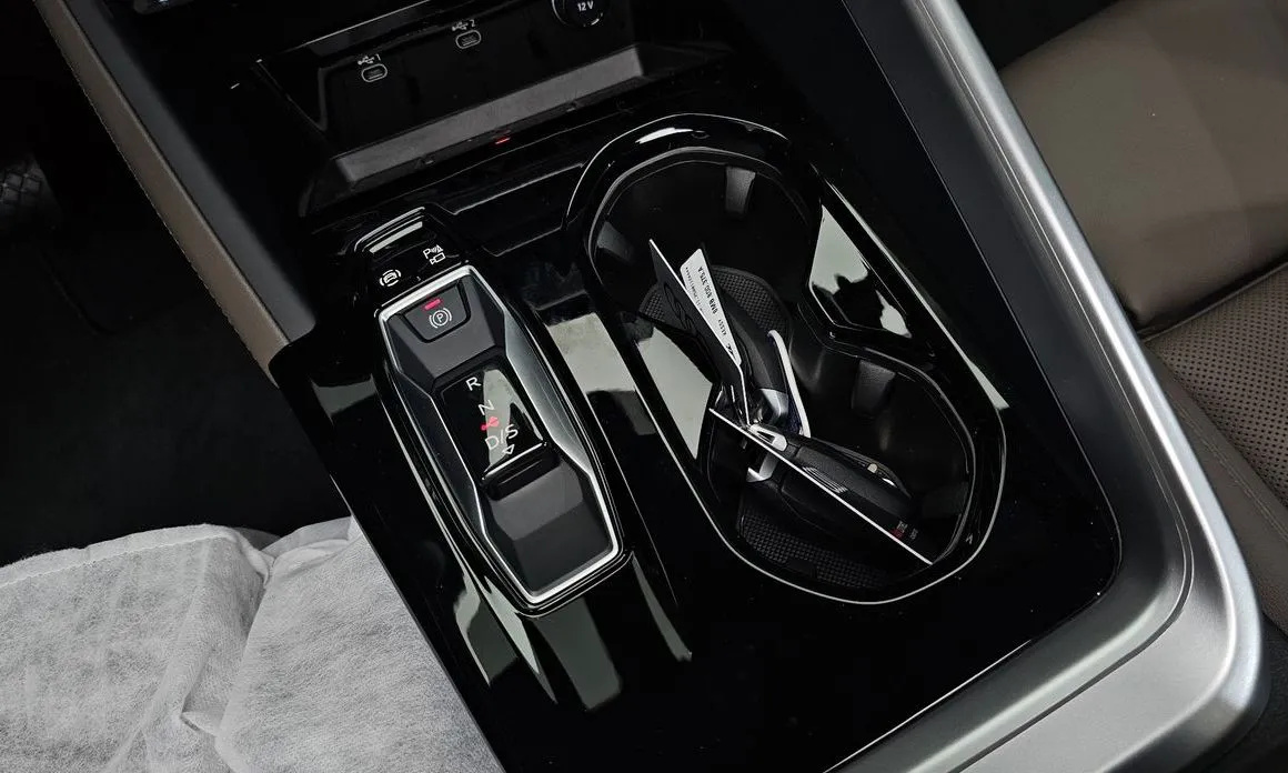 Audi Q5 2025 из KR, фото 10