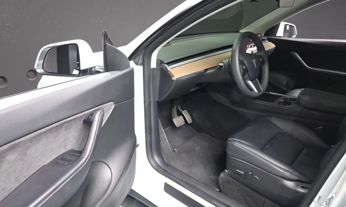 Tesla Model Y 2022 из KR, фото 3