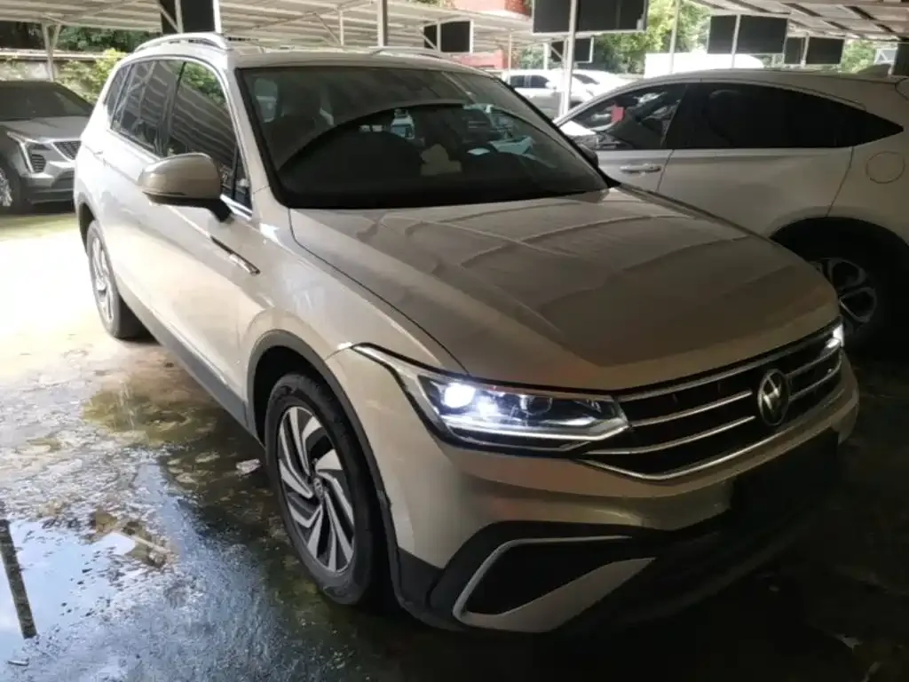 Volkswagen Tiguan L — фото 8