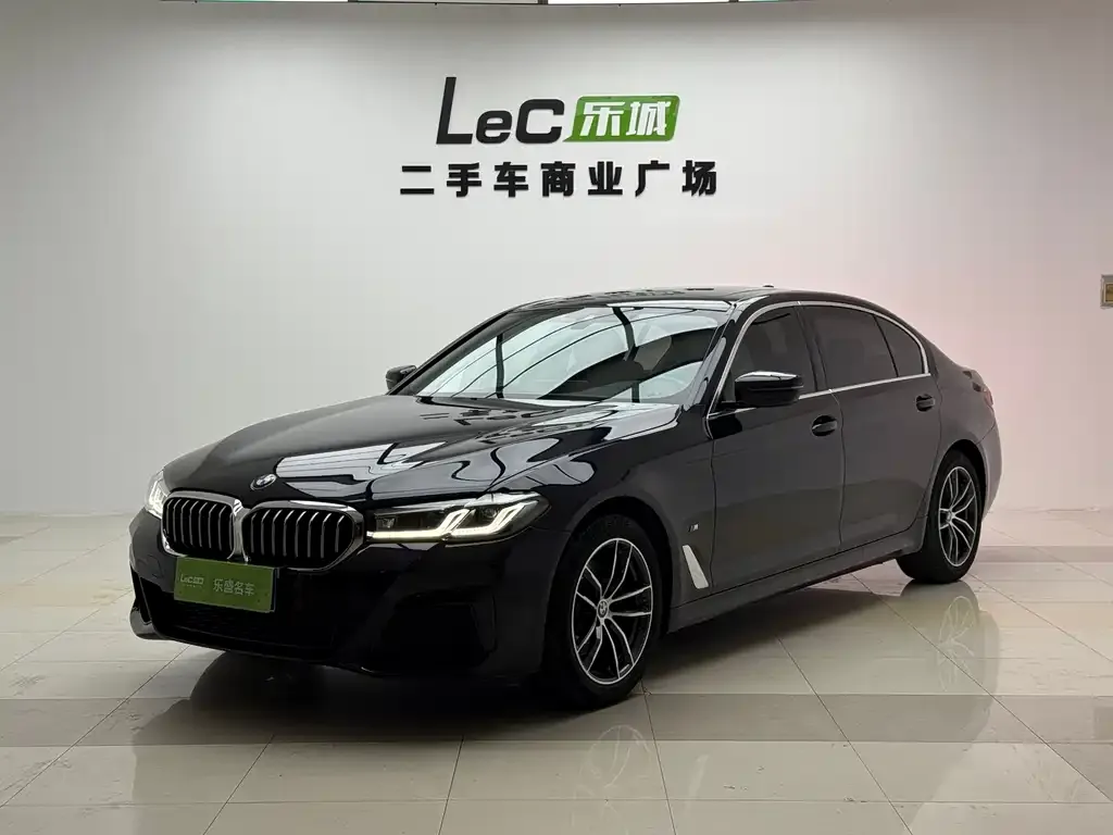 BMW 5 Series — фото 1