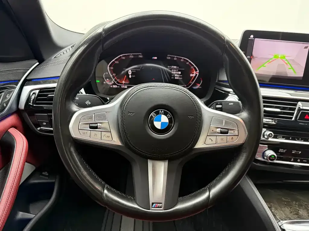 BMW 5 Series — фото 10