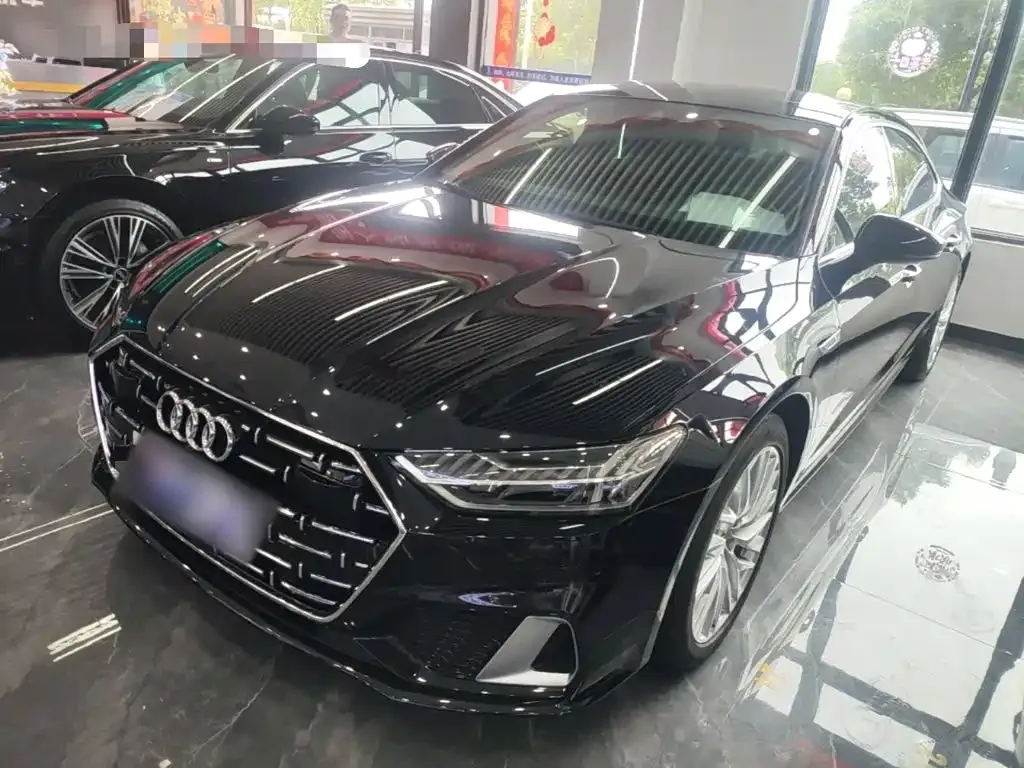 Audi A7L — фото 1