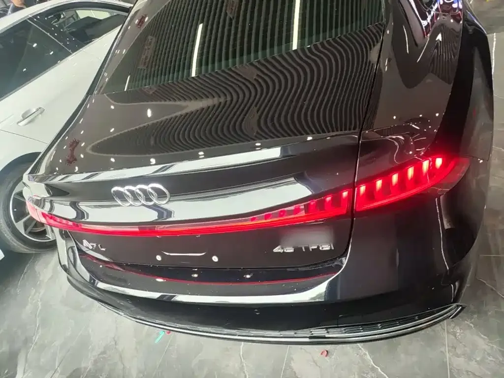Audi A7L — фото 5