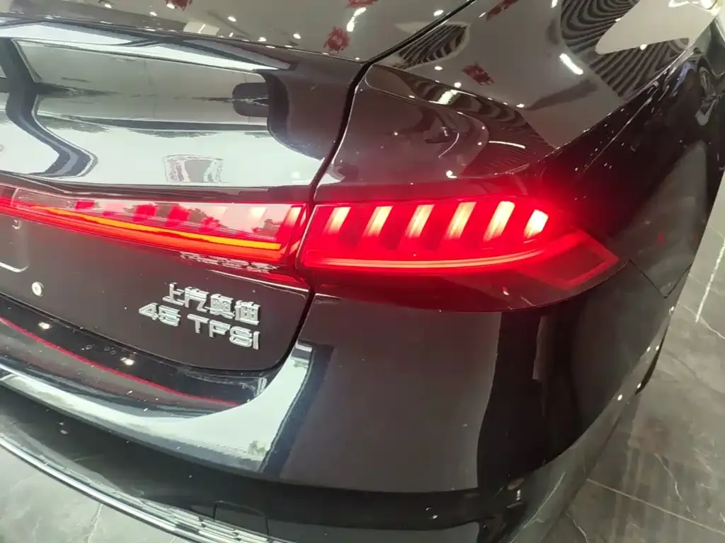 Audi A7L — фото 6