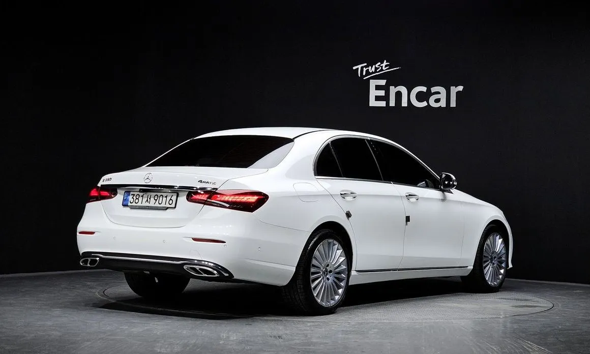 Mercedes-Benz E-Class — фото 3
