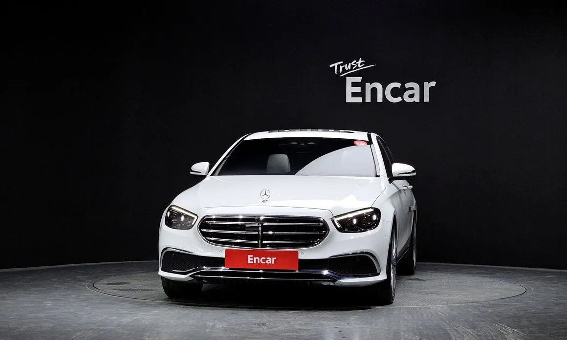 Mercedes-Benz E-Class — фото 2