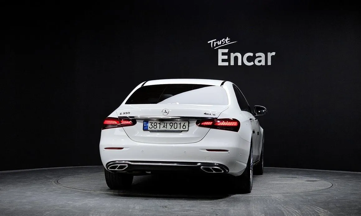 Mercedes-Benz E-Class — фото 10
