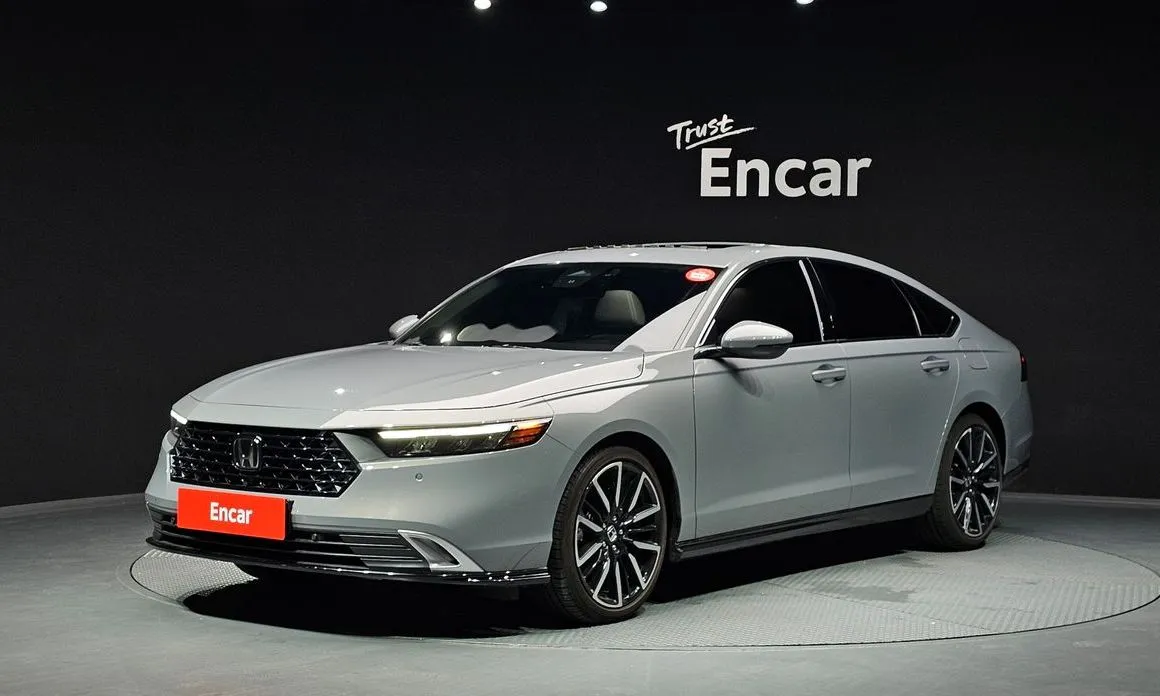 Honda Accord — фото 1