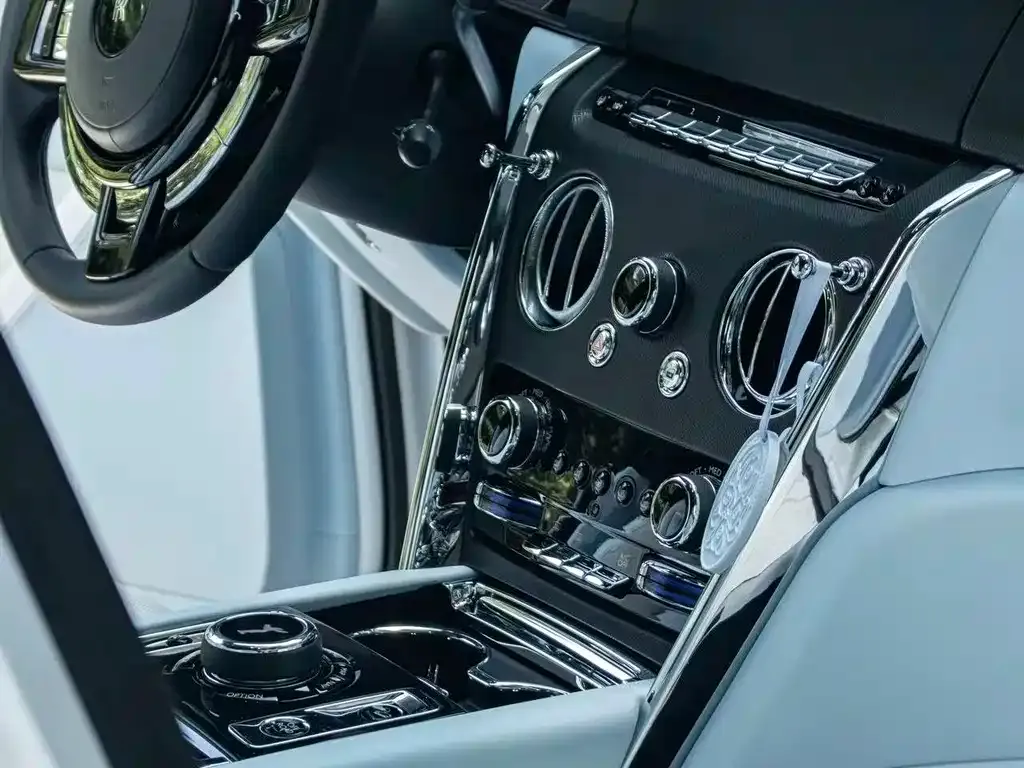 Rolls-Royce Cullinan — фото 8