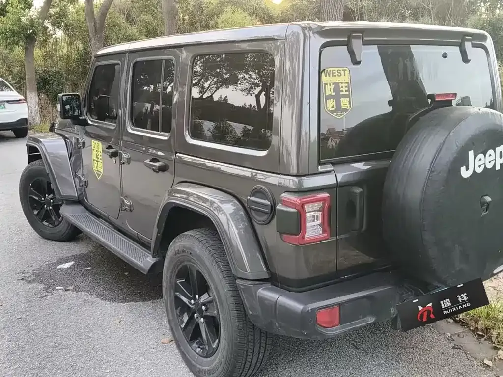 Jeep Wrangler 2023 из CN, фото 5