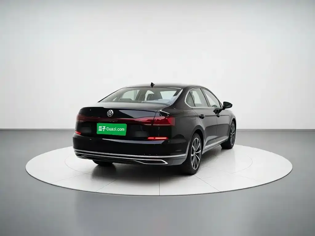 Volkswagen Passat — фото 10