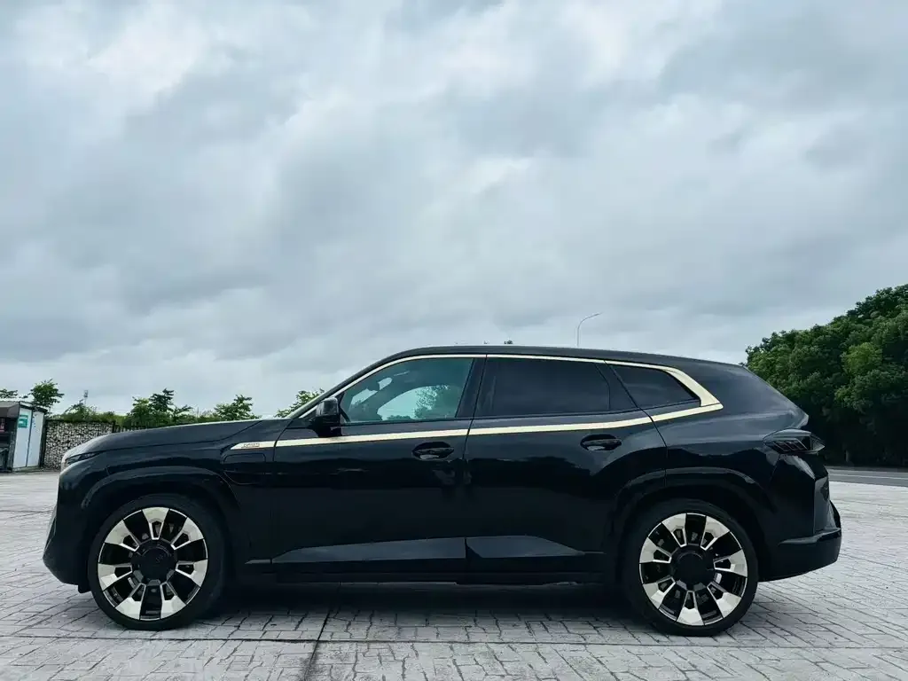 BMW XM — фото 4