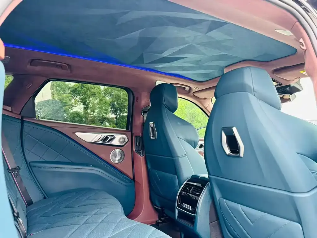 BMW XM — фото 7