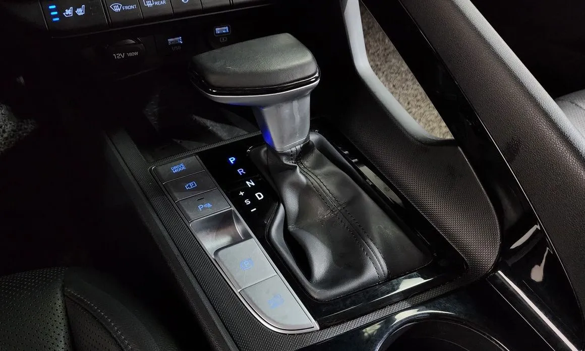 Hyundai AVANTE — фото 2