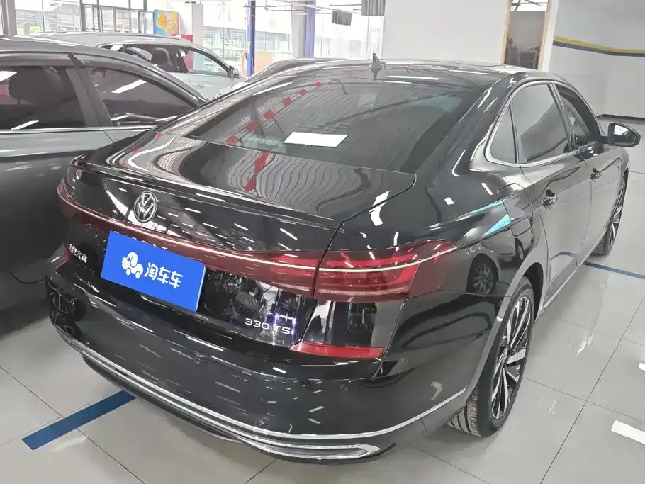 Volkswagen Passat — фото 6