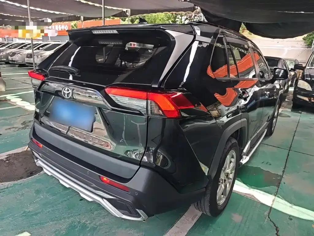 Toyota RAV4 — фото 2
