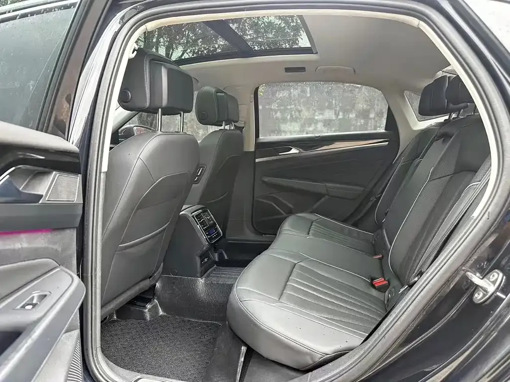 Volkswagen Passat — фото 5