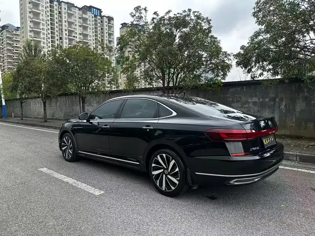 Volkswagen Passat — фото 6