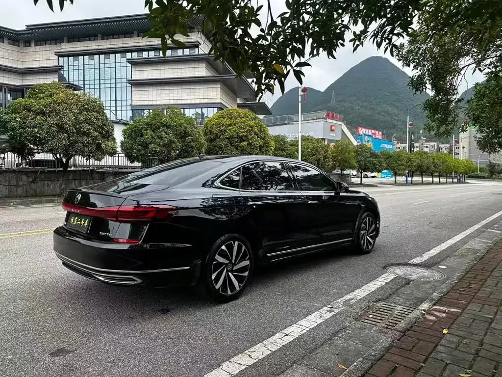 Volkswagen Passat — фото 8