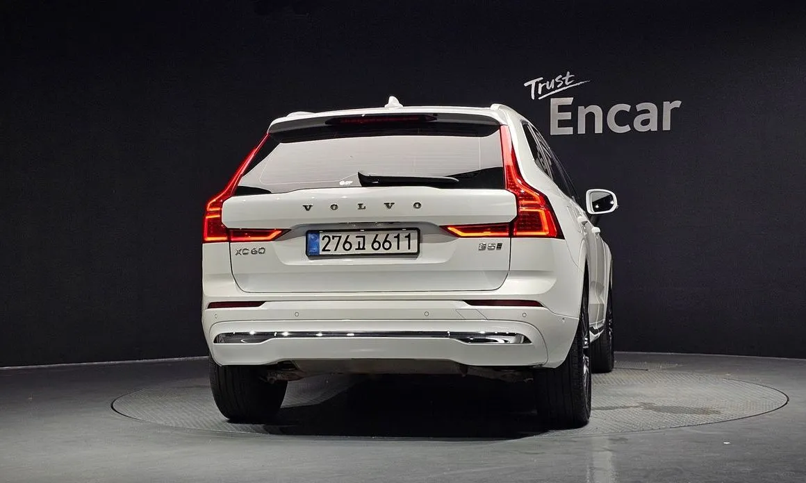 Volvo XC60 — фото 8