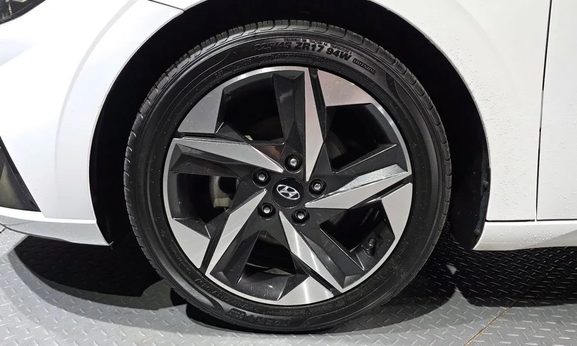 Hyundai AVANTE — фото 9