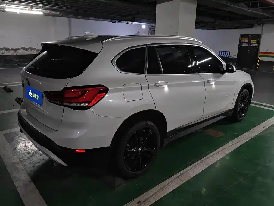 BMW X1 — фото 8