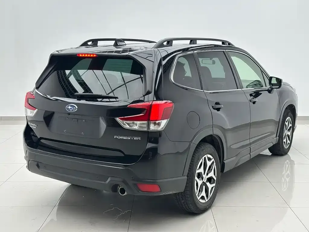Subaru Forester — фото 4