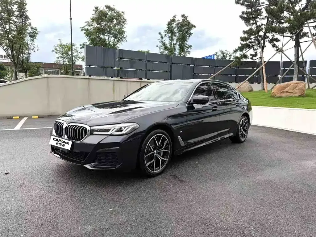 BMW 5 Series — фото 1
