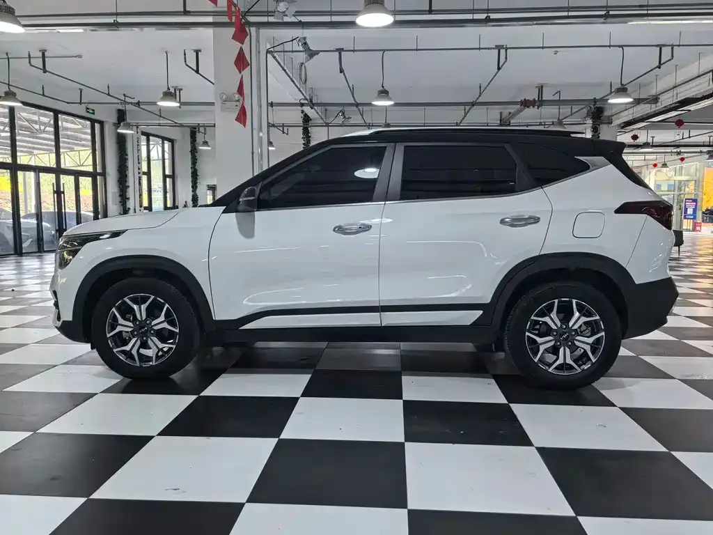 Kia KX3 2022 из CN, фото 10