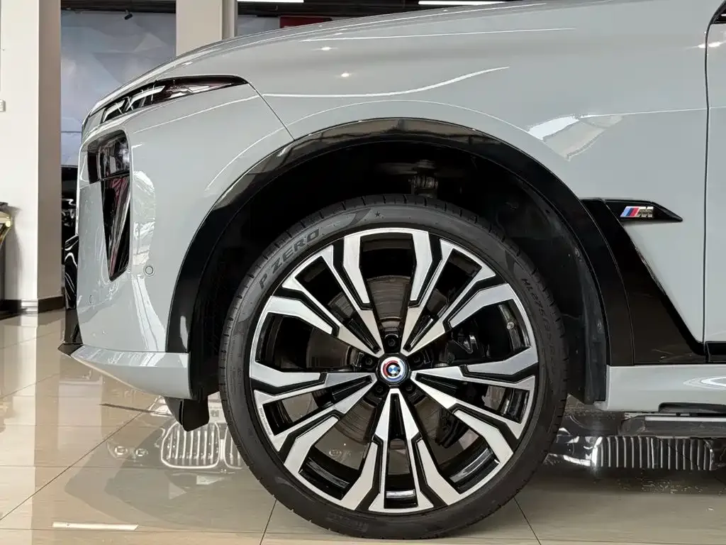BMW X7 M60i 2023 из CN, фото 5