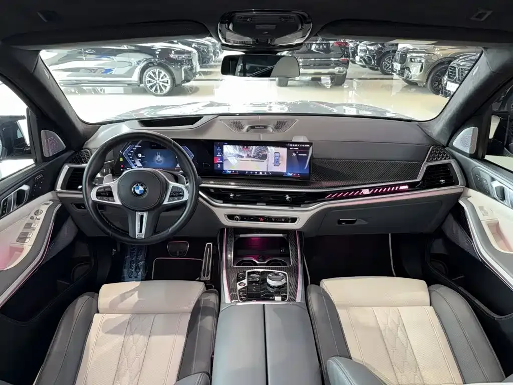BMW X7 M60i 2023 из CN, фото 10