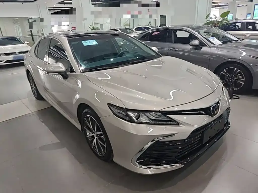 Toyota Camry — фото 10
