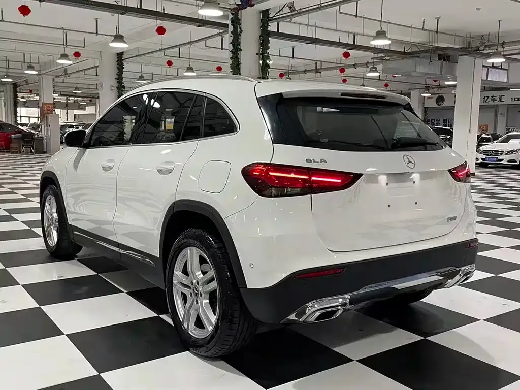 Mercedes-Benz GLA — фото 8