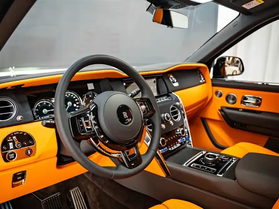 Rolls-Royce Cullinan — фото 10
