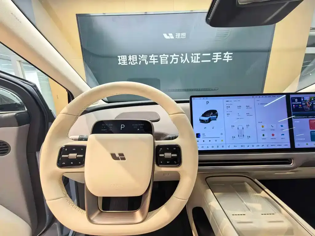 Li Auto i8 — фото 8