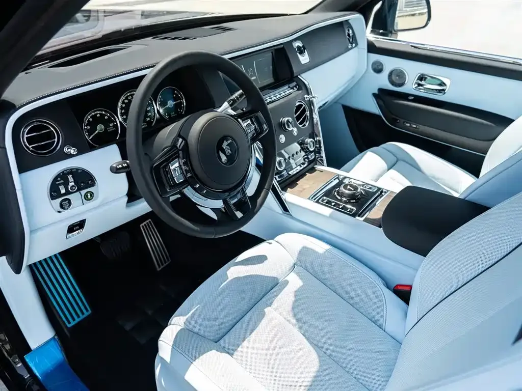 Rolls-Royce Cullinan — фото 10