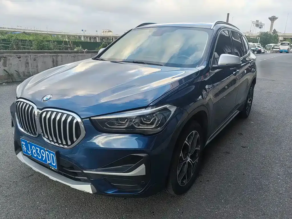 BMW X1 — фото 1
