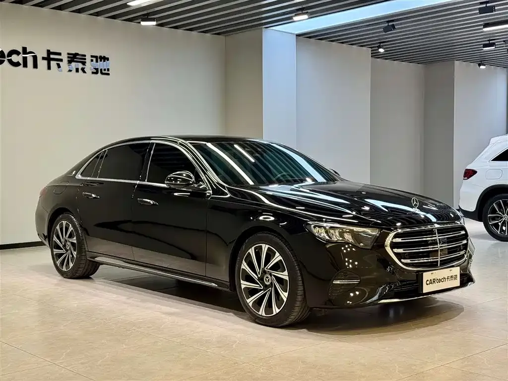 Mercedes-Benz E-Class — фото 10