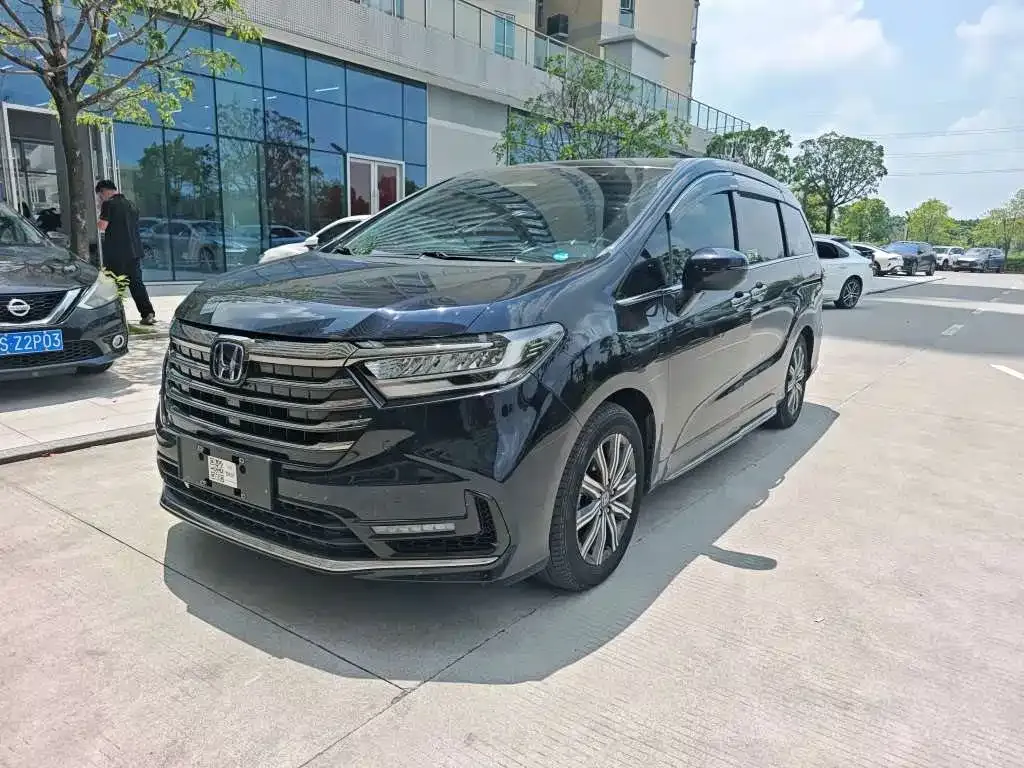 Honda Odyssey — фото 1