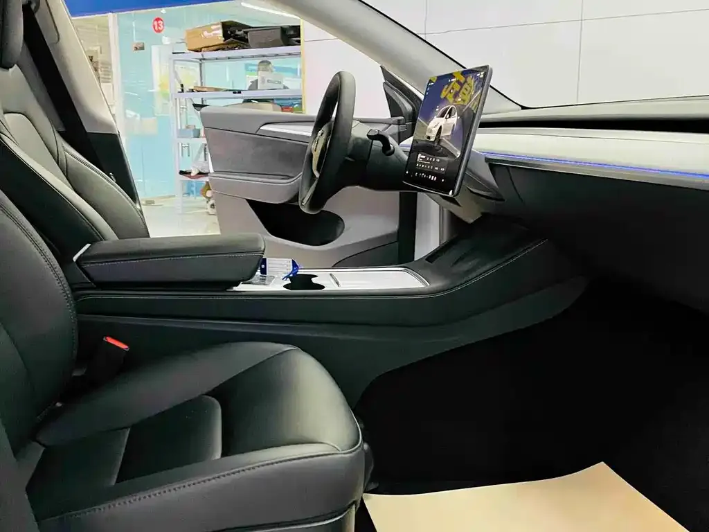 Tesla Model Y — фото 2