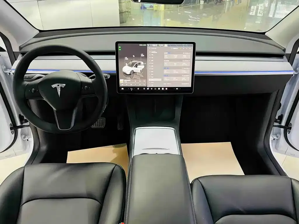Tesla Model Y — фото 4
