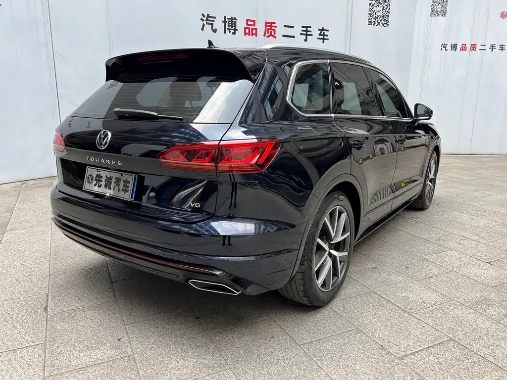 Volkswagen Touareg — фото 10