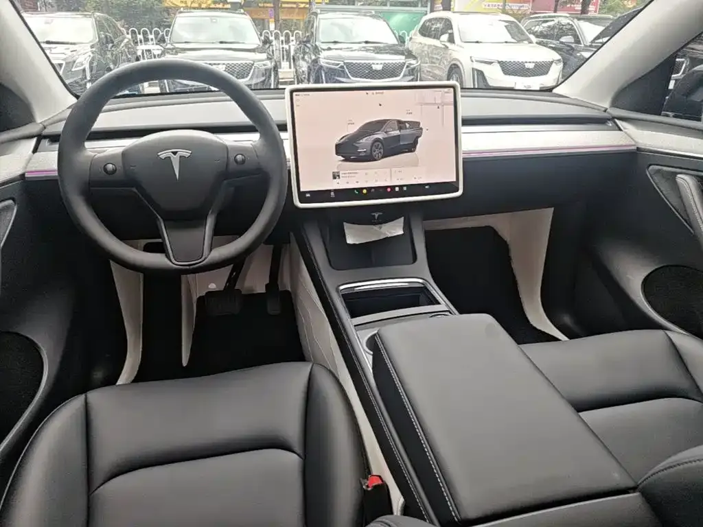 Tesla Model Y — фото 6